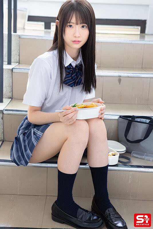 新作は声優目指す「ぼっち女子」…！！
久々にみんな大好き制服です…💭 https://t.co/nQvgIQGxk1