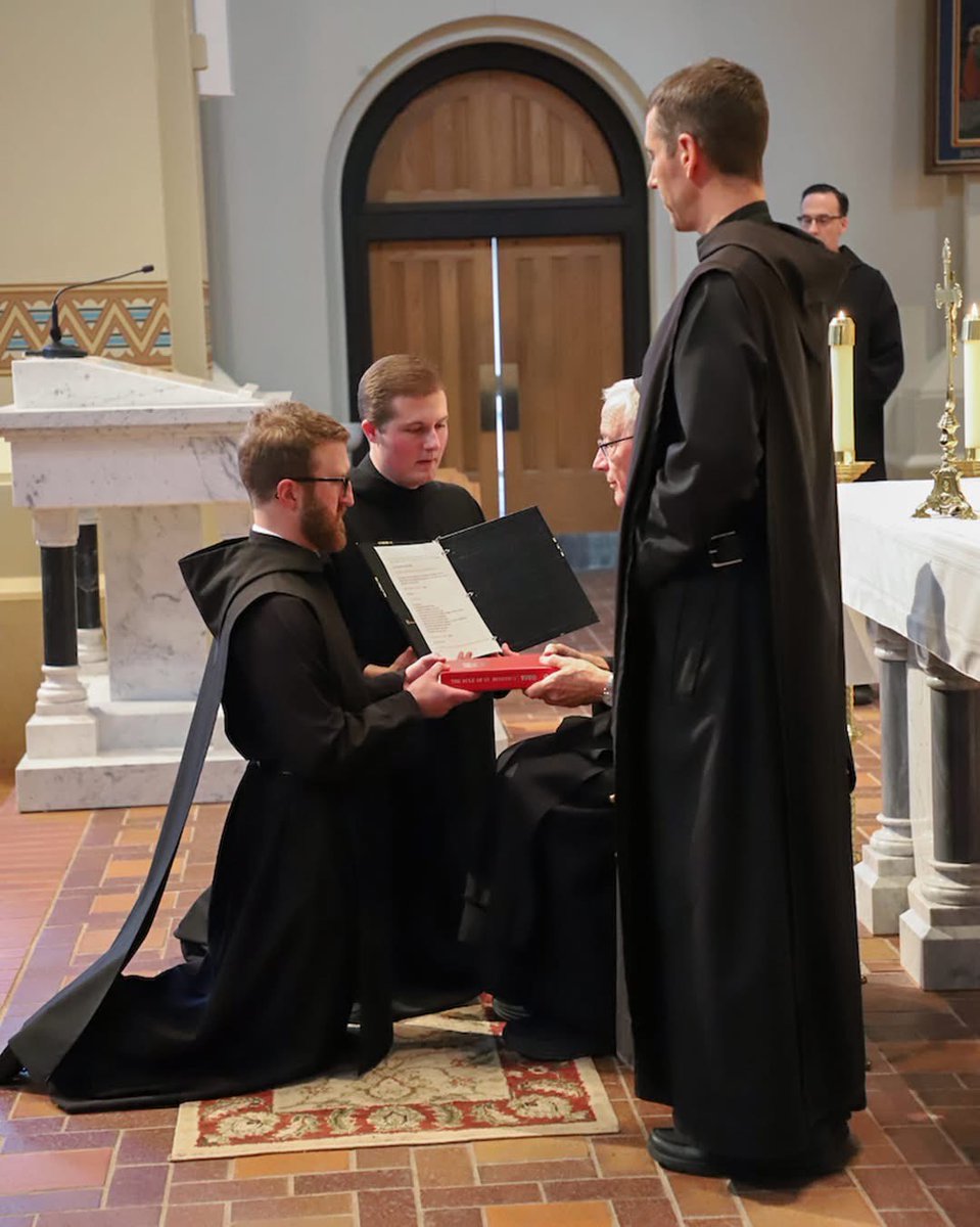 monkmindsets's tweet image. Today’s young men are increasingly drawn to God, seeking a life of prayer, silence, and inner peace that the modern world often cannot provide. Many discover this calling in monasteries, where the rhythm of work, prayer, and contemplation offers a path to spiritual depth and…