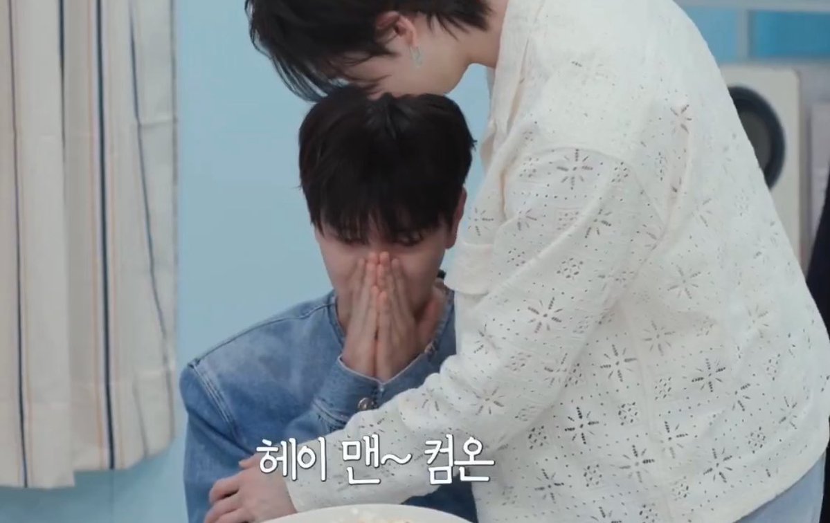 luvksminnie's tweet image. the seungchan of it all