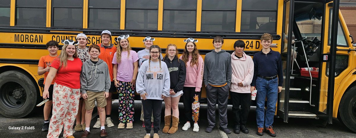 2028Laymance's tweet image. Had an amazing time at Beta convention 2025!! Completed in the sculpture contest this year and can’t wait for next year! 📸🔌✨#nationalbetaclub #wiredforsuccess