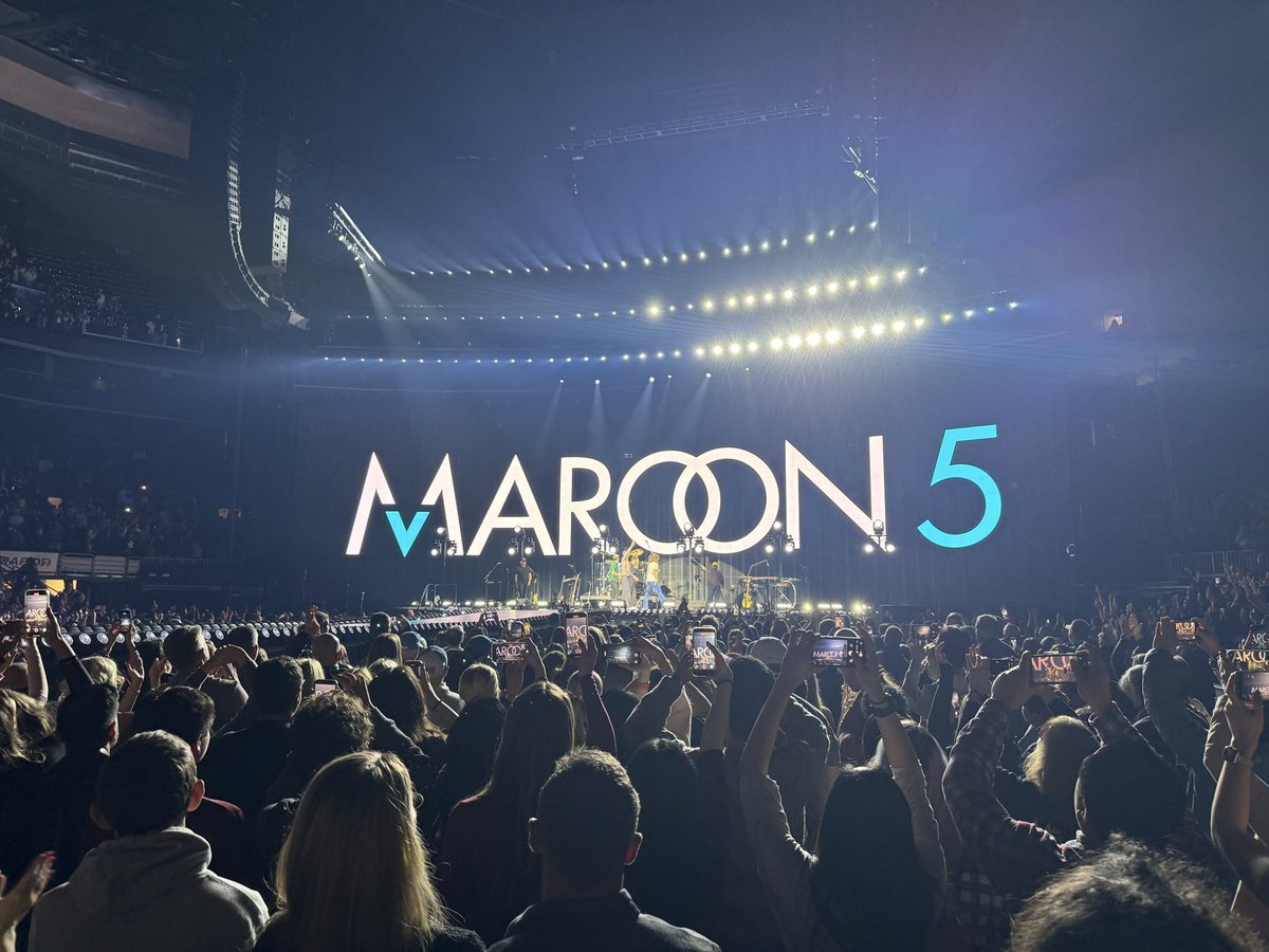 BectorVinayak's tweet image. Had the time of my life at the @maroon5 concert! Adam Levine killed it! #Maroon5 #ConcertVibes #MovesLikeJagger