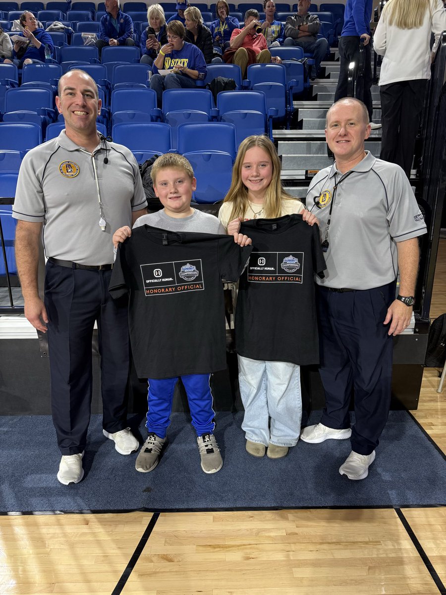 TheSummitLeague's tweet image. Future Officials 🤝 Current Officials
 
Special thanks to @OffyHuman for helping make these interactions possible 👏
 
#ReachTheSummit x #SummitVB