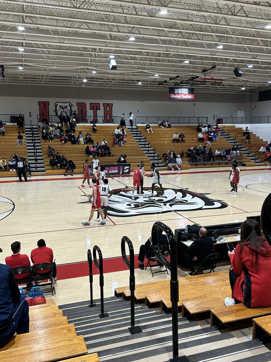 📍North Gwinnett: Jared Cook Tip-Off Classic

North Gwinnett vs Jackson Co tipping off after showing appreciation to NG Alum Jared Cook and another great event!