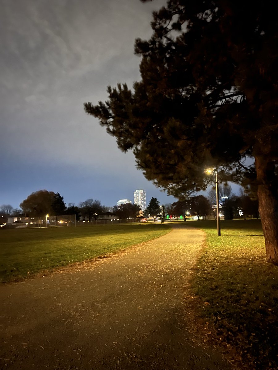 kunrup's tweet image. Proof that the only bad workout is the one that didn’t happen!
Late evening run of 5K to shut down the day in a better mood.
#brampton #stayactive #staymotivated #positivevibes #runcanada #mondaymotivation #itsmylife #runforfun #runforhealth