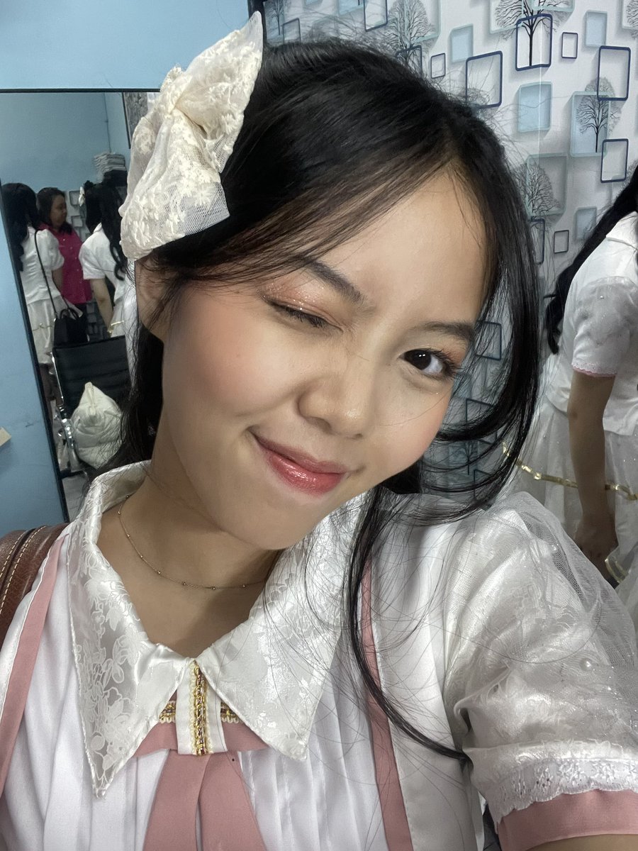 upgirls_bya's tweet image. tepat hari ini aku suda 2 tahun disini! senang sekali uda punya kesempatan untuk berada disini, terimakasih atas dukungannya selama ini ya!!! kita harus bareng bareng terus sampe tahun tahun berikutnya, kita meroket bersama oke??🚀💥#meroketbersama #kacaw #dab