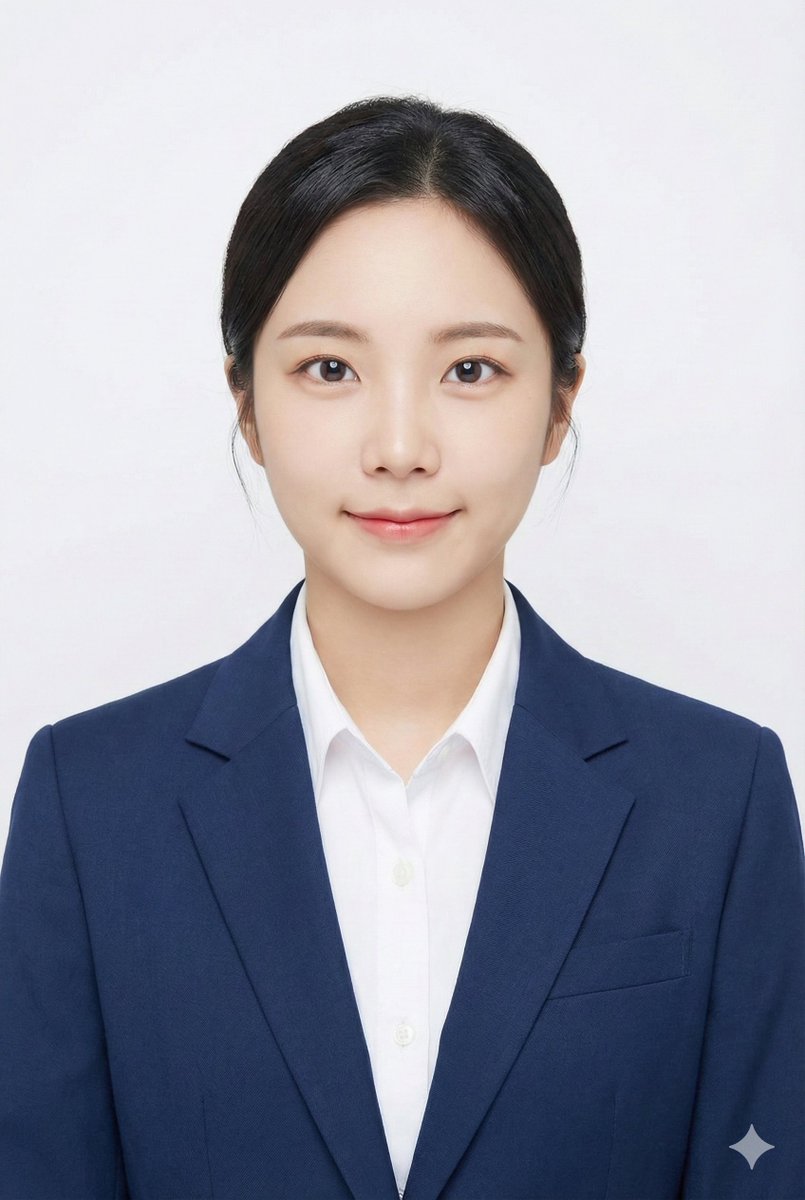 Nano Banana Pro提示词-制作证件照。

兄弟们，这回真的要实现证件照自由了

以下是Nano Banana Pro提示词（照片的底色根据需要自行更换）：

截取图片人像头部，帮我做成2寸证件照，要求:
1、蓝底
2、职业正装
3、正脸
4、微笑