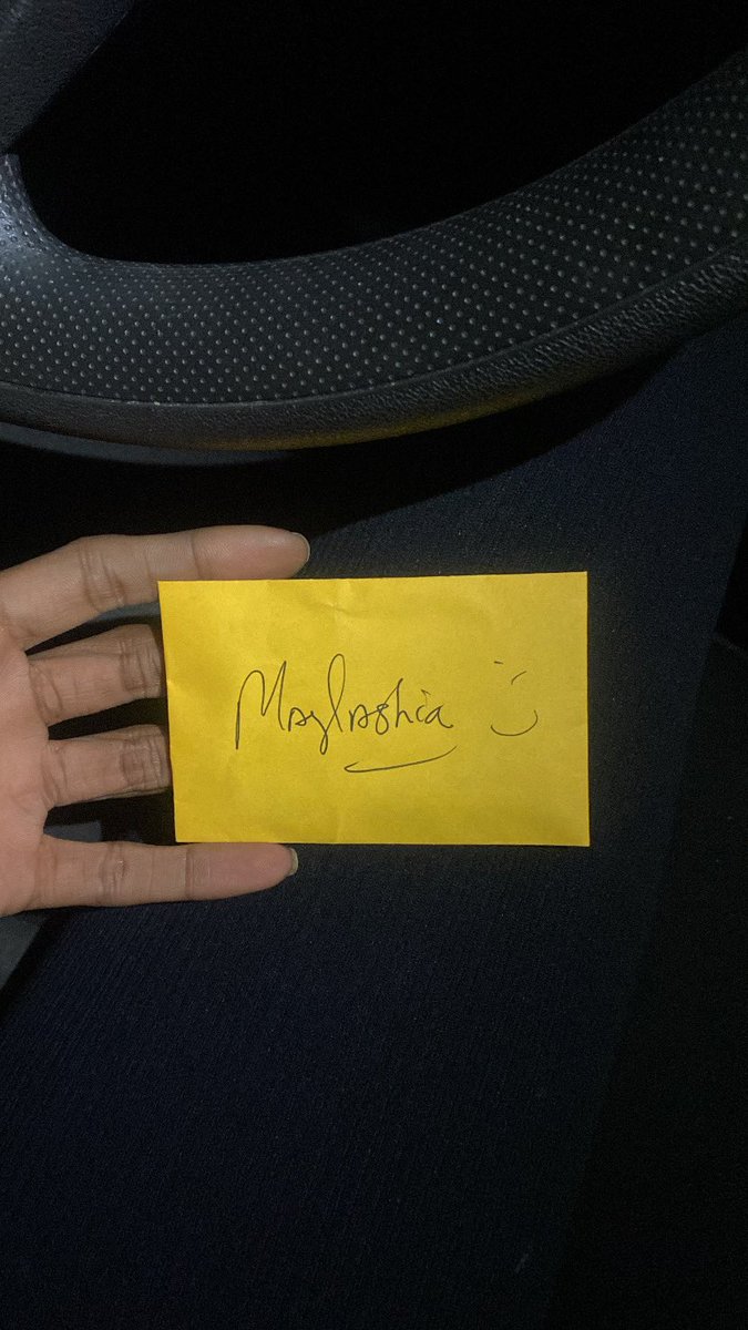 1malaysiaa's tweet image. went to go pick up one of my tipouts on one of my off days. I usually work on mondays. but It’s them spelling my name wrong for me lol &amp;amp; I haven’t gotten a old hundred dollar bills in a minute lol. #tipout