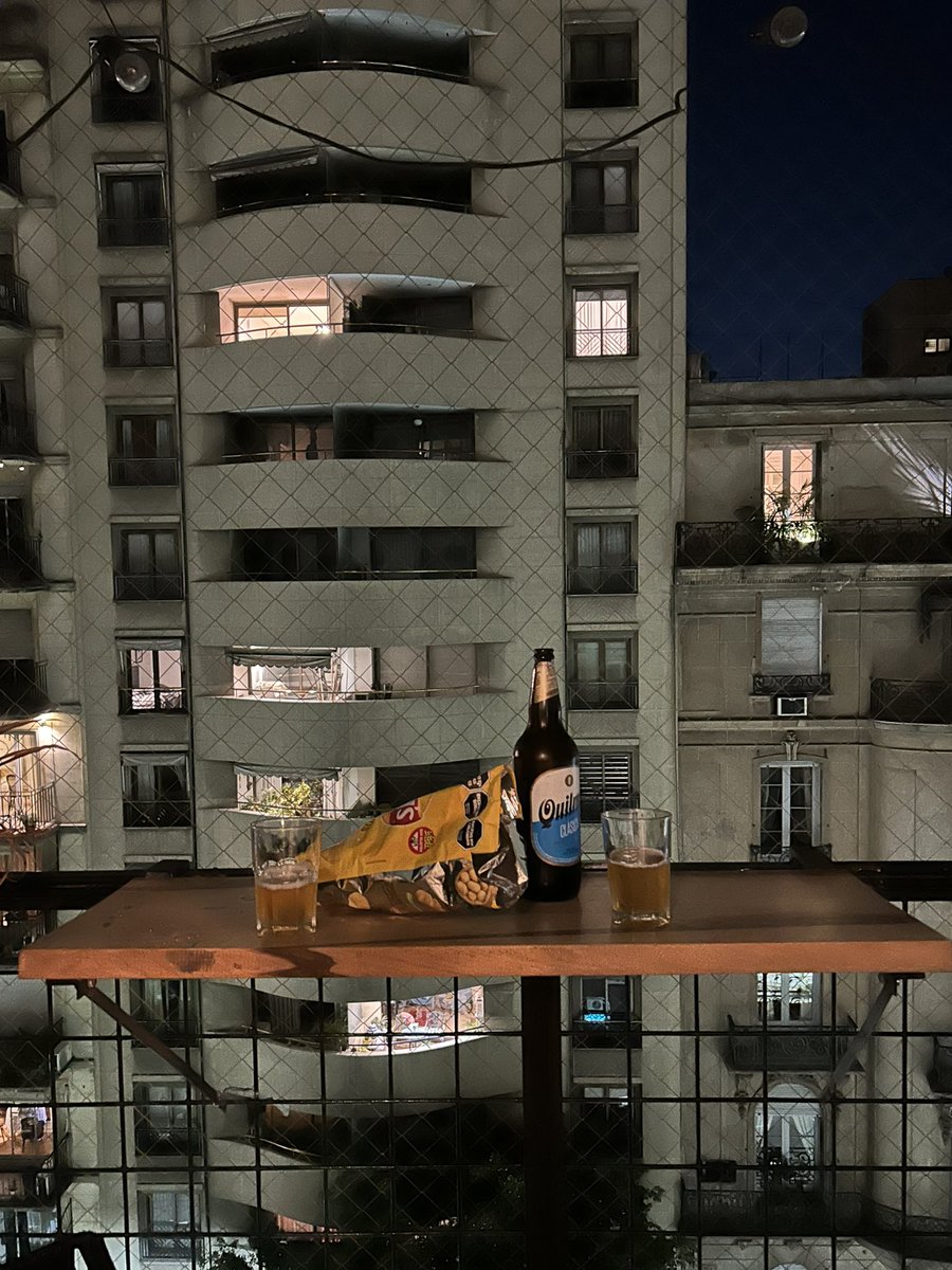 CarlaMourinho's tweet image. Mientras quede esto, never kill yourself.