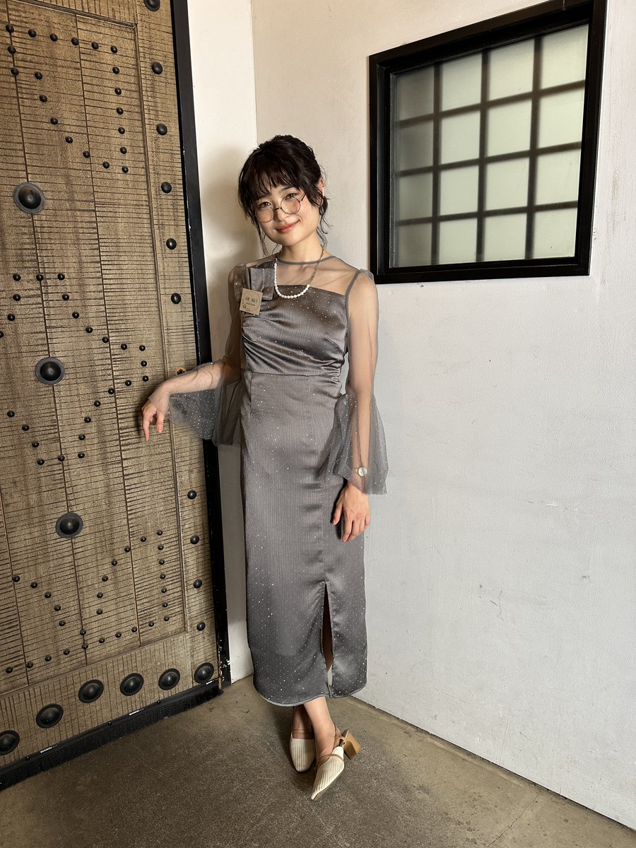 drama_streamtbs's tweet image. 🥚⌇𝟖話オフショット⌇🐣

スタイリストの飯島さん仕込みドレス🩶✨
とても似合っていますね🥰

𝟏話・最新話はTVerで無料配信中📝
🔗tver.jp/series/srrmp72…

#奥山葵
#増え続ける潜入衣装
#これも経費

🍳#スクープのたまご
🗓️第𝟗話 𝟏𝟐/𝟐(火)深夜𝟏時𝟎𝟑分
※放送時間に変更あり