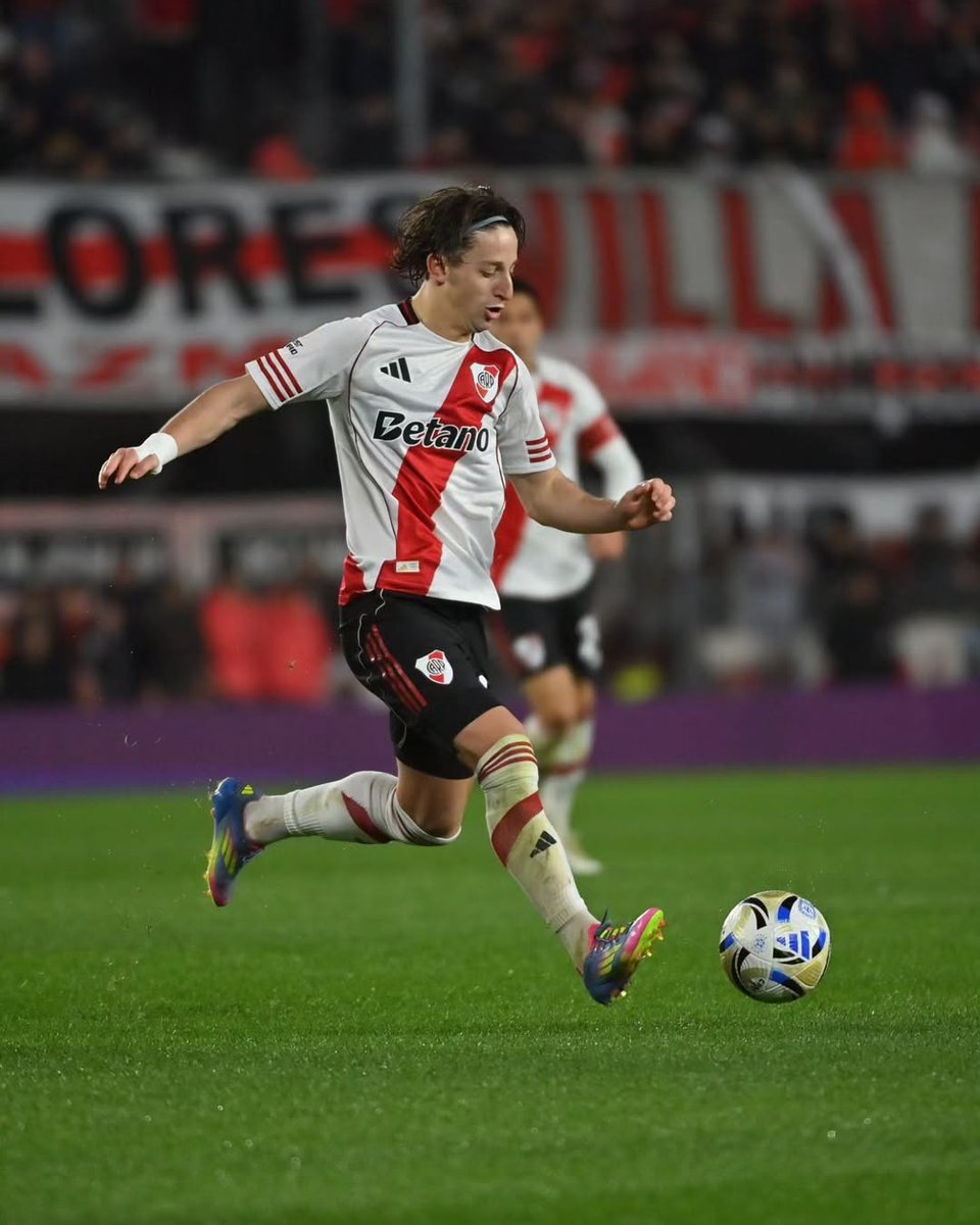 BandaRoja_'s tweet photo. ‼📌 El partido de Matías Galarza en #River ante Racing:

🔹Dio 13 pases, erró 7.
🔹7 duelos perdidos de 9.
🔹3 pérdidas

ℹ @dataref_ar https://t.co/5amhlpt9Go