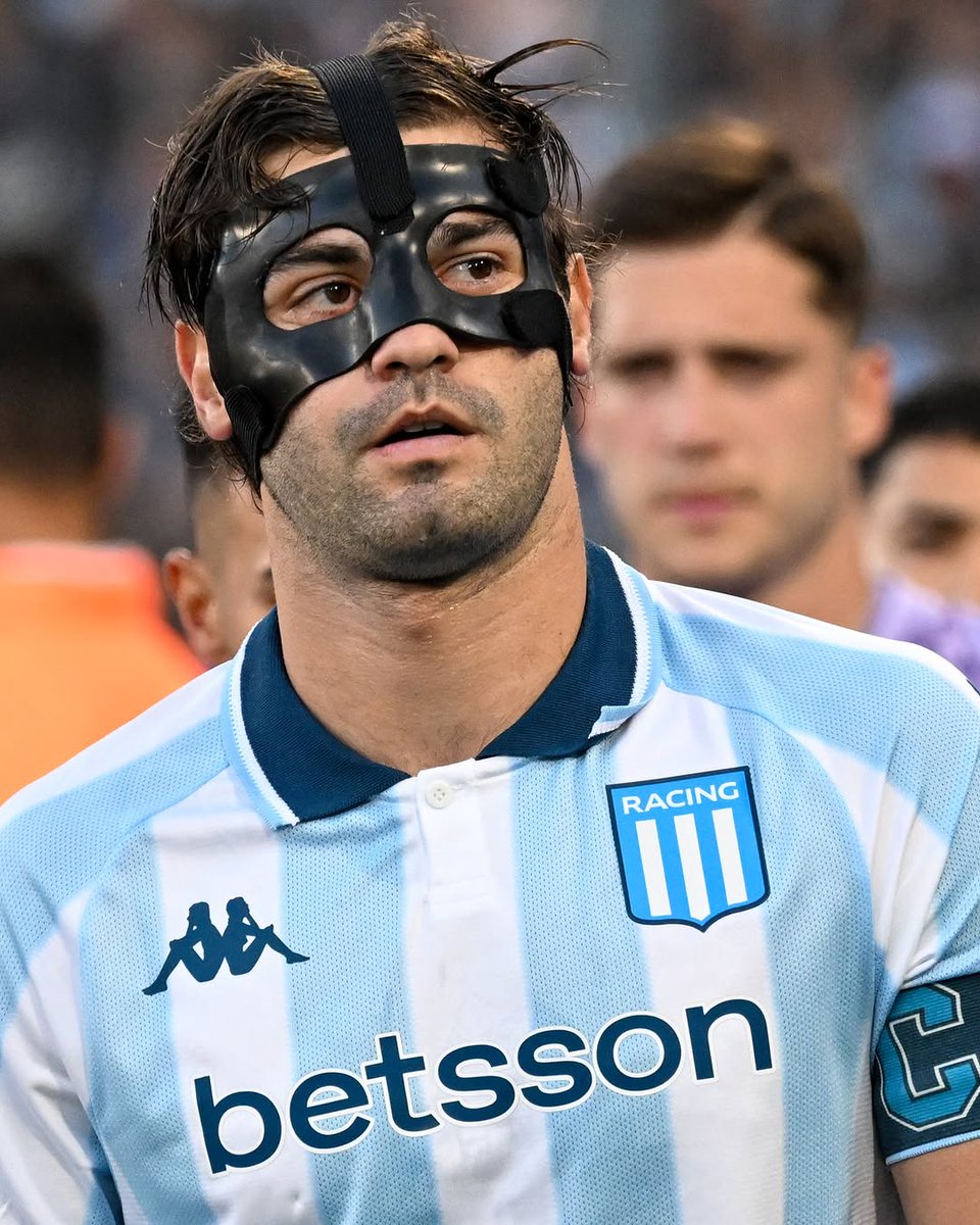 RacingManiacos's tweet photo. GLADIADOR ⚔️ https://t.co/0iCvaNUw6u