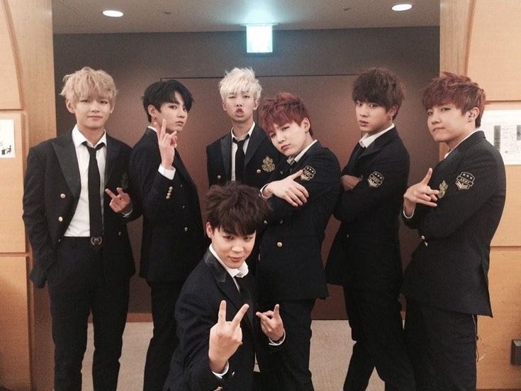 k1ttyganglover_'s tweet image. #moothunt | #promotwt 
      ⤷ Busco mutis .ᐟ.ᐟ
𑣲 she/her - only army ; ot7

♞ •  bts, manhwas (bl), anime, F1...
— jjk, haikyuu, yuri on ice, snk, kny &amp;amp; +

⋆ juro que soy re buena onda denme bola...
♡ | ↻ = mutis por siempre
(#armytwt #btstwt #anitwt)