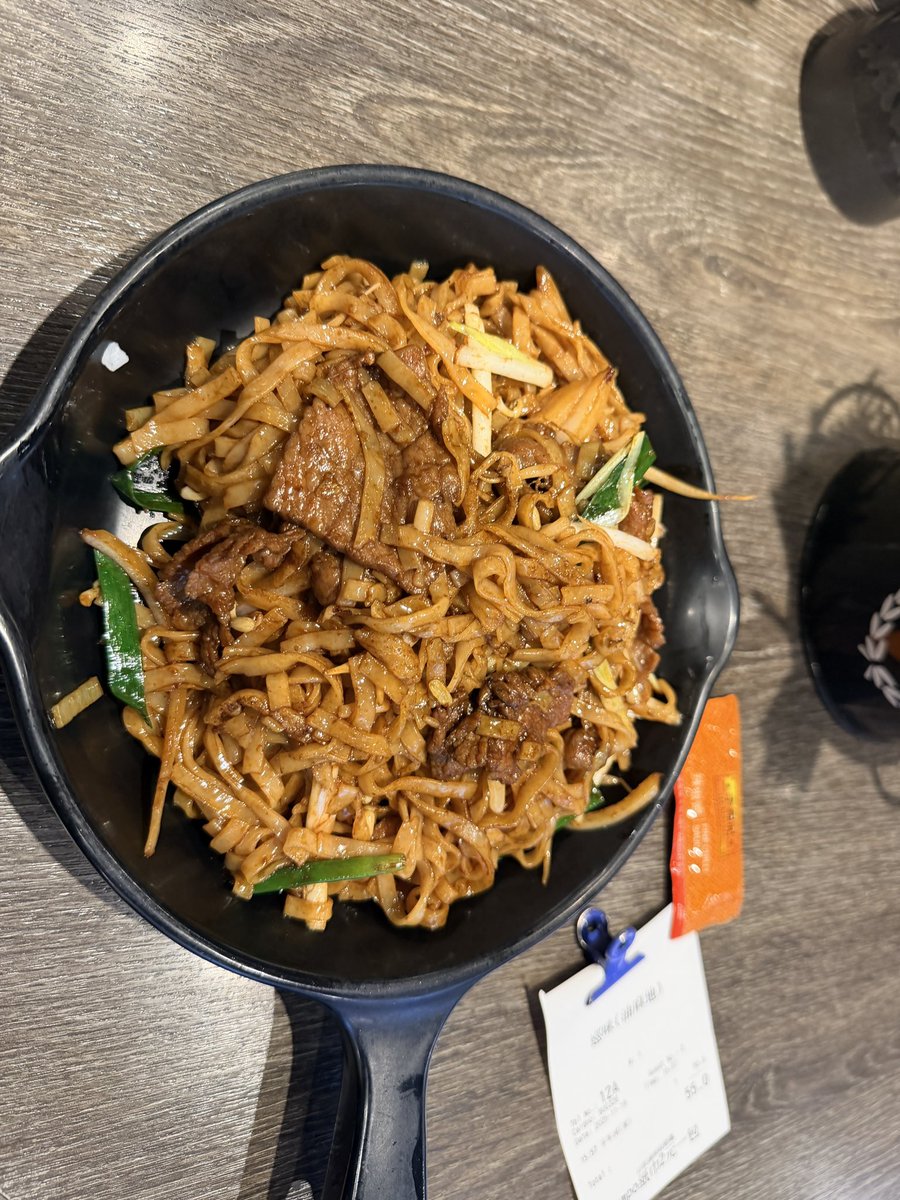 KingWestMoland's tweet photo. 享受美食 https://t.co/sLhvvQkf9g
