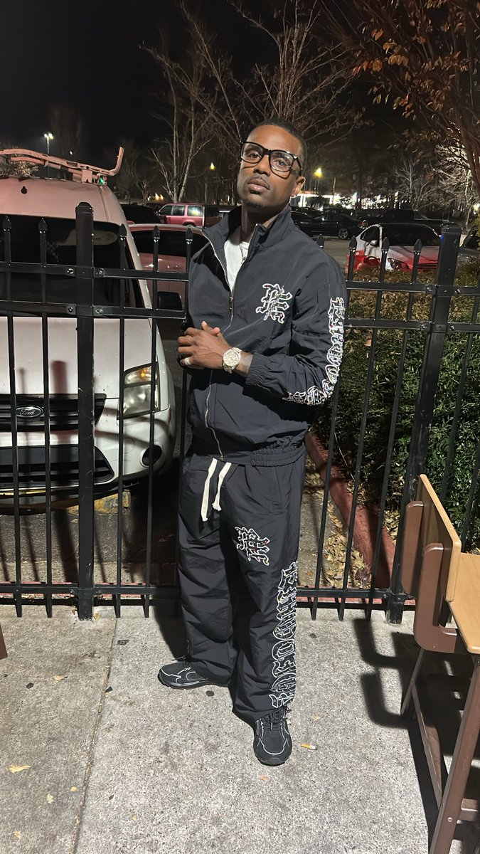 Keep that shit on 🖤🏴‍☠️👓