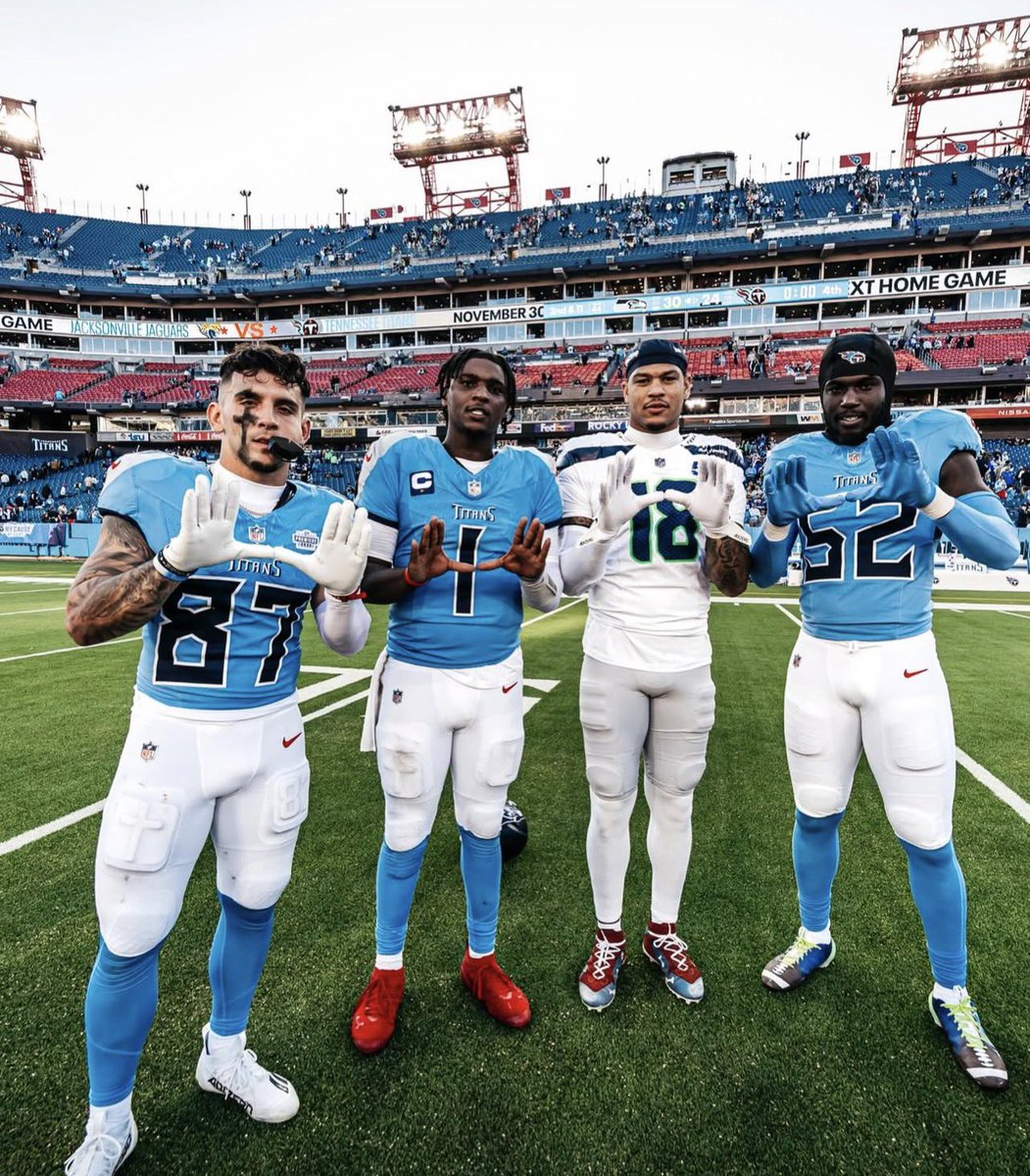 Shurron5's tweet image. Forever the 🙌🏿🙌🏿🙌🏿
#Gocanes