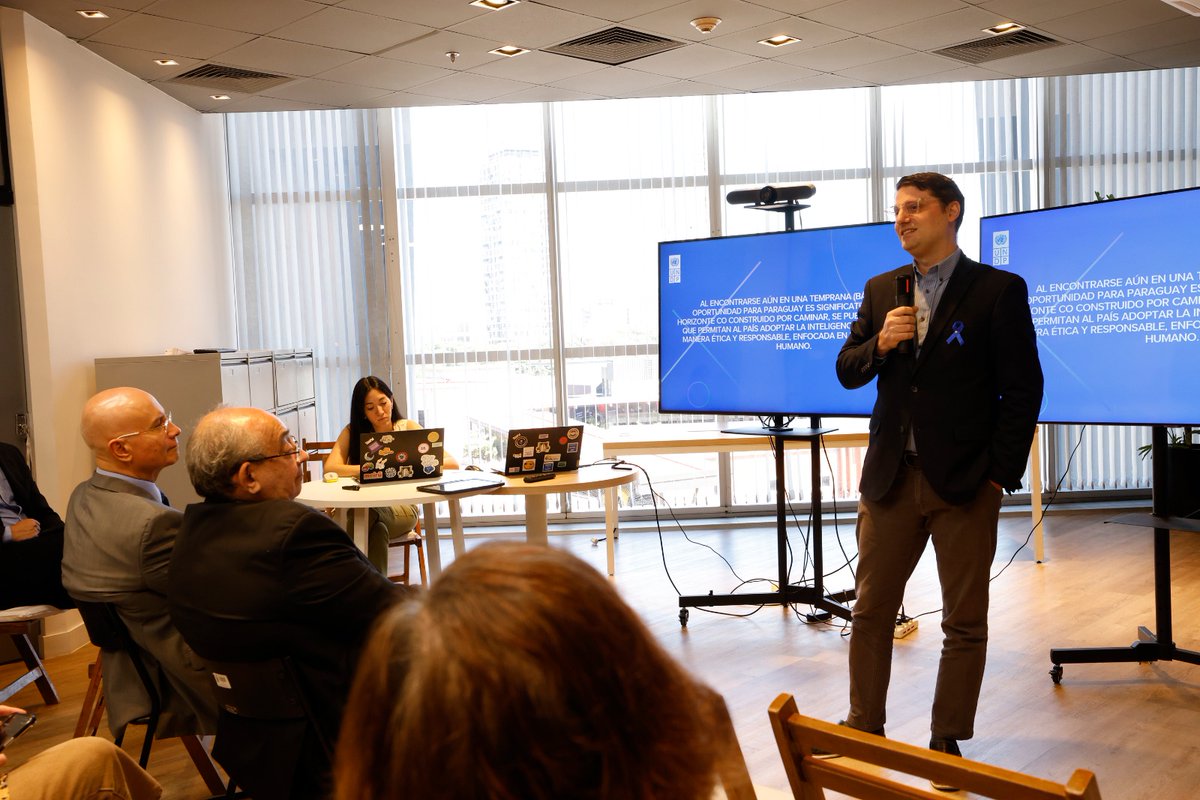 Miticpy's tweet image. 🤖 | MITIC acompaña evaluación sobre preparación del país en IA

🧭 Presentaron resultados de AILA, iniciativa del @PNUDPARAGUAY que mide la capacidad nacional para una adopción responsable de la IA.

🔗 Más información: mitic.gov.py/mitic-acompana…