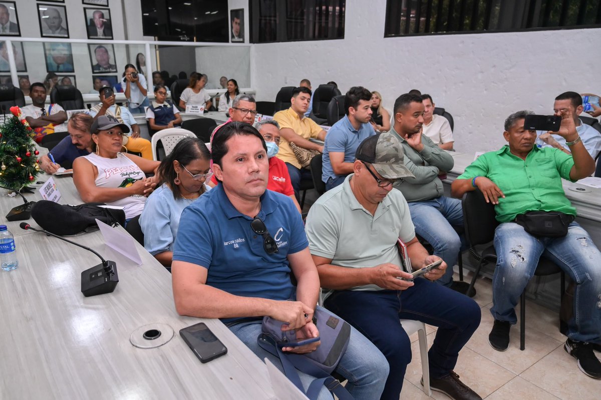 Acompañamos la sesión de control político citada por el <a href="/ConcejoVpar/">Concejo de Valledupar</a> sobre la prestación del servicio de aseo en los corregimientos de #Valledupar, atendiendo las inquietudes y el panorama actual en la zona rural.