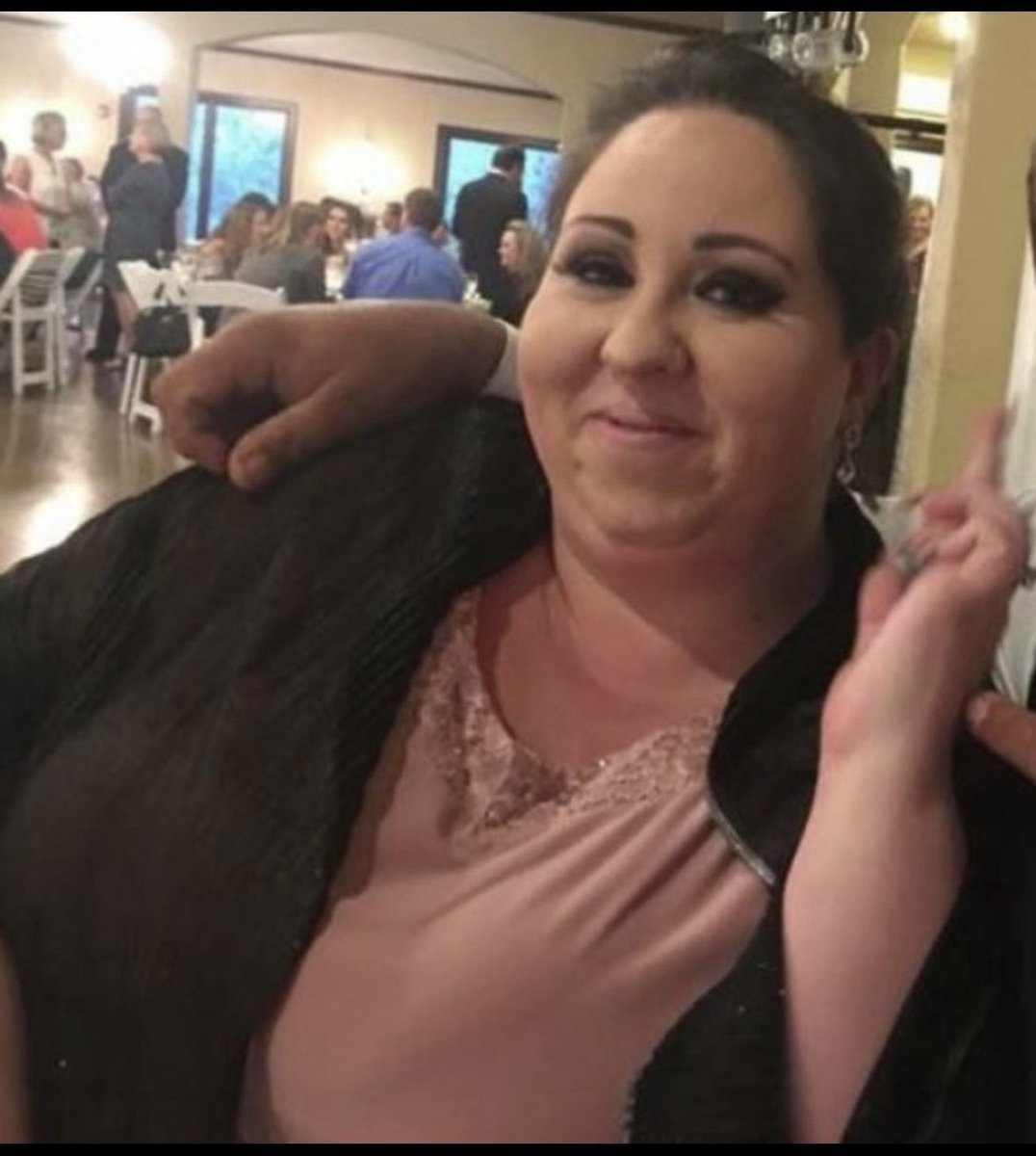 TheDillDoe's tweet image. Yaba your attack hog is embarrassing herself again by accidentally giving herself 3 boobs while photoshopping drunk, and is soiling your good name. #LOTlizard #TheYouTubeUnderground #FoodieBeauty #GorlWorld