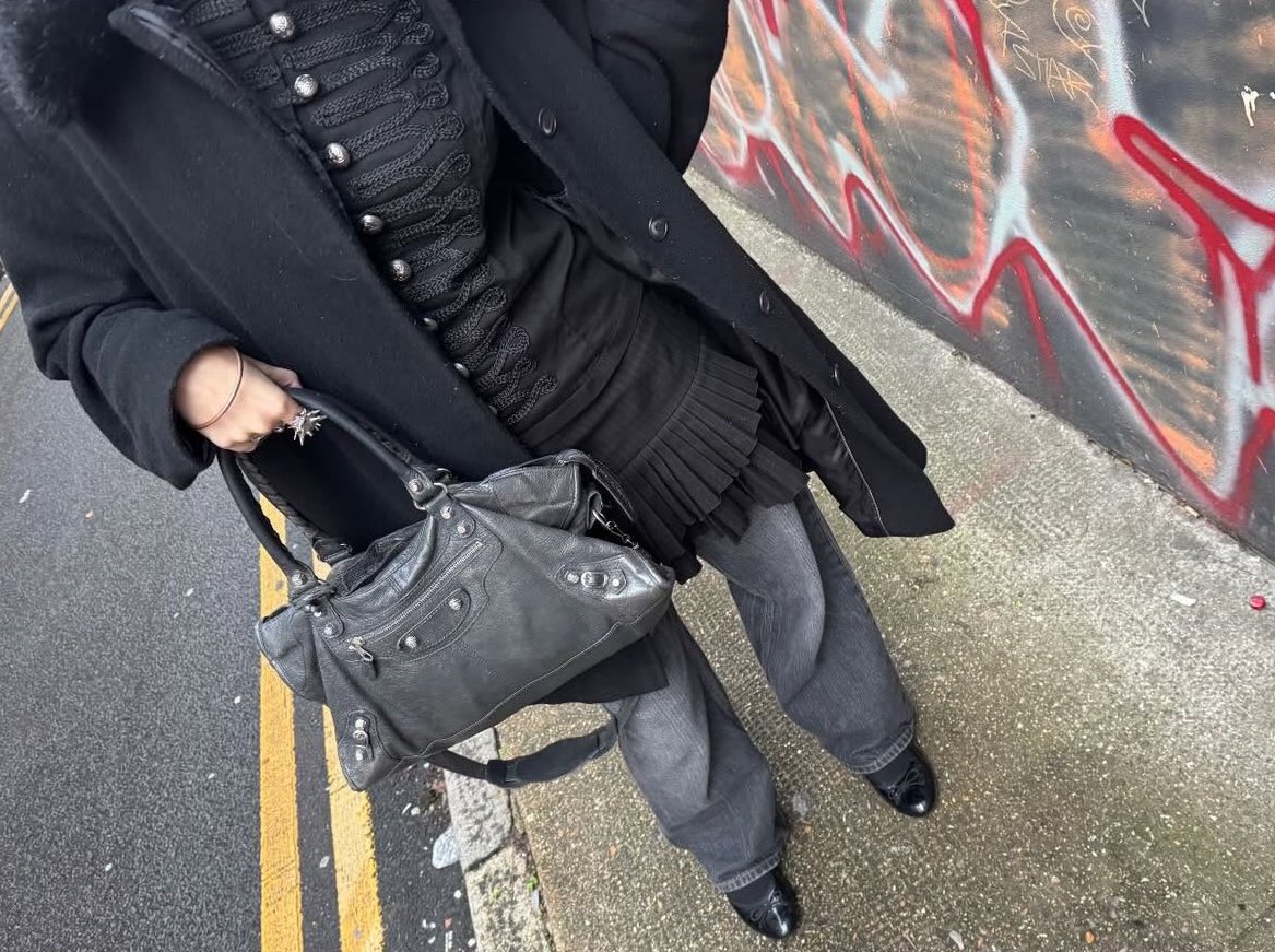 bisou1165996's tweet image. #BOSS