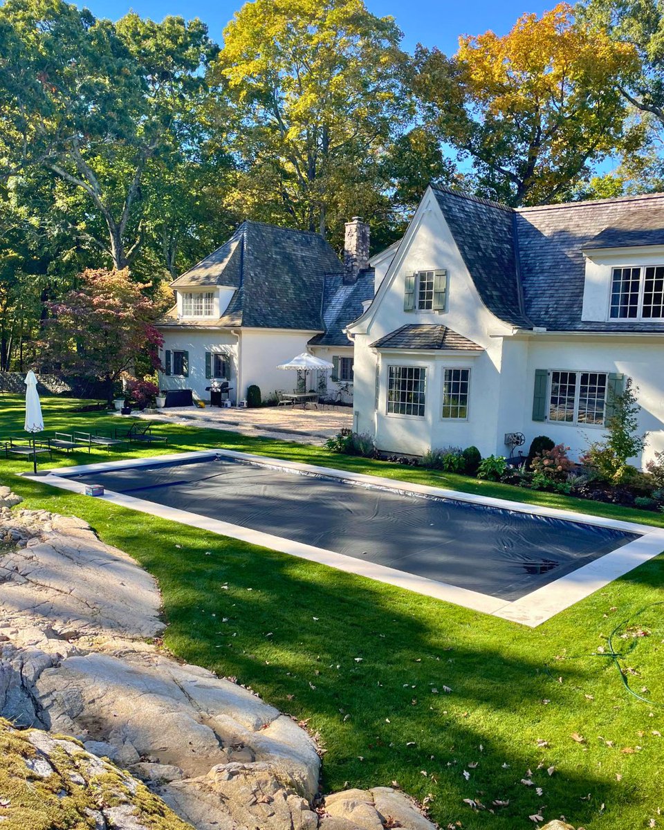 Thinking about DIY pool care? Before diving in, consider the time, tools, and expertise needed. Hiring a pro can actually save money (and stress). Read more: aquapool.com/uncategorized/…
 #AquaPoolCT