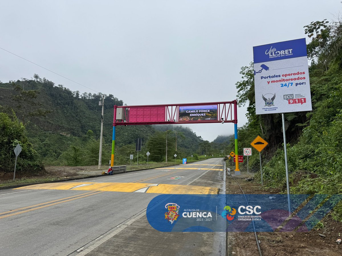 CSC_CUENCA's tweet image. Nuestro director, Xavier Barrera, participó como delegado del Alcalde de Cuenca, en el evento donde la @AzuayPrefectura realizó la inauguración del UPC de Tamarindo, 5 portales de seguridad operados por el ECU911, además de la entrega de 30 motocicletas a la Policía Nacional.