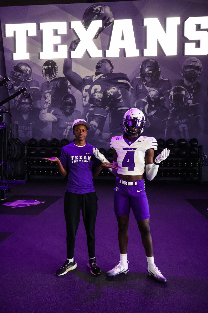 Had a great OV this past weekend !!
<a href="/TarletonFB/">Tarleton State Football</a> <a href="/Coach_Sims1/">Devante Sims</a> <a href="/CoachDJWagner/">Coach Dylan Wagner</a>