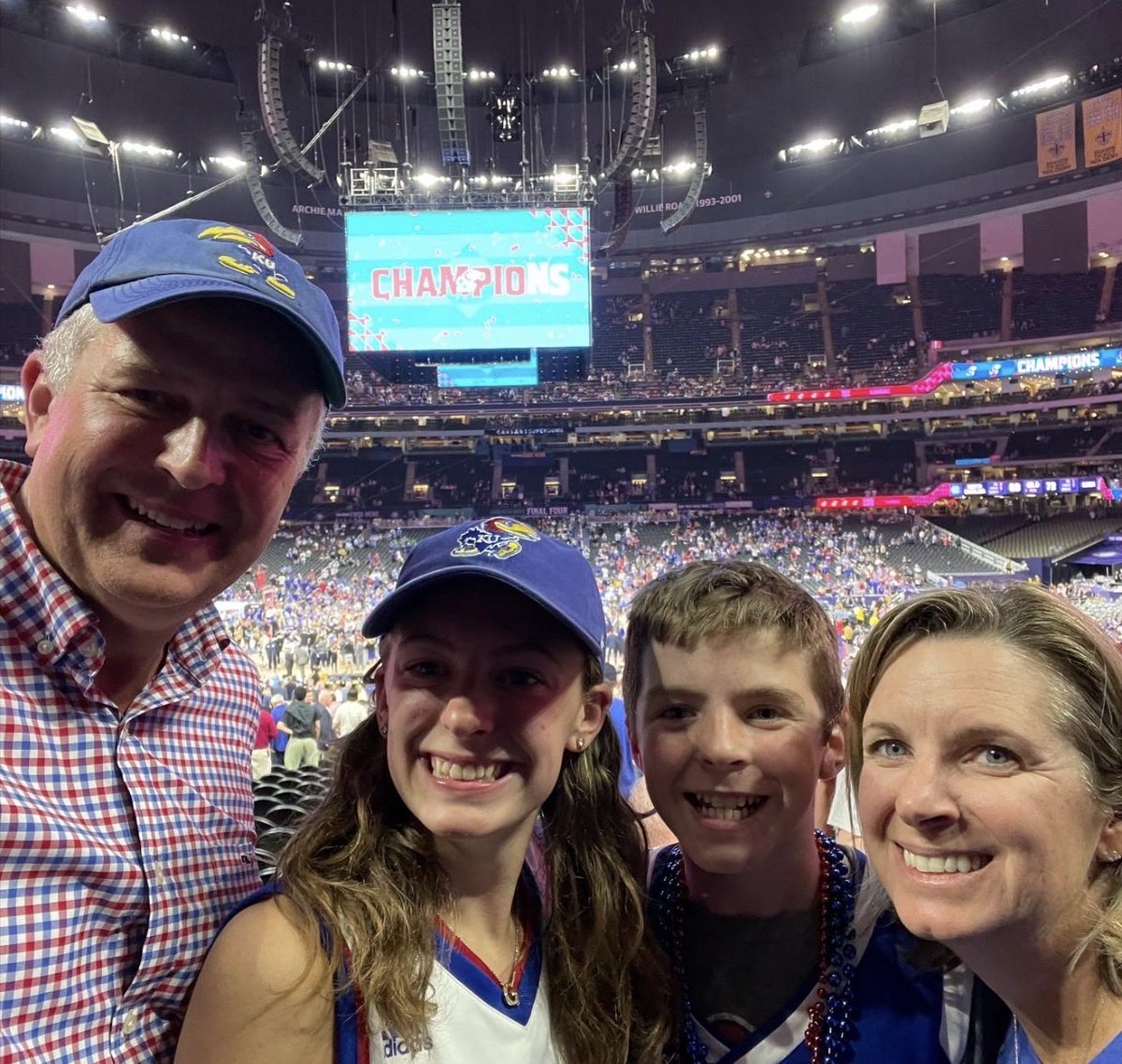 BHanni's tweet image. Today’s #KUCancerFighter hero is Rick Boyd, a 54-year-old from Mission Hills, KS who just a week ago was diagnosed with Multiple Myeloma.

Rick is a 1993 KU grad, loving husband, father of two and a lifelong Jayhawk supporter. He’s been to every KU Final Four appearance since…