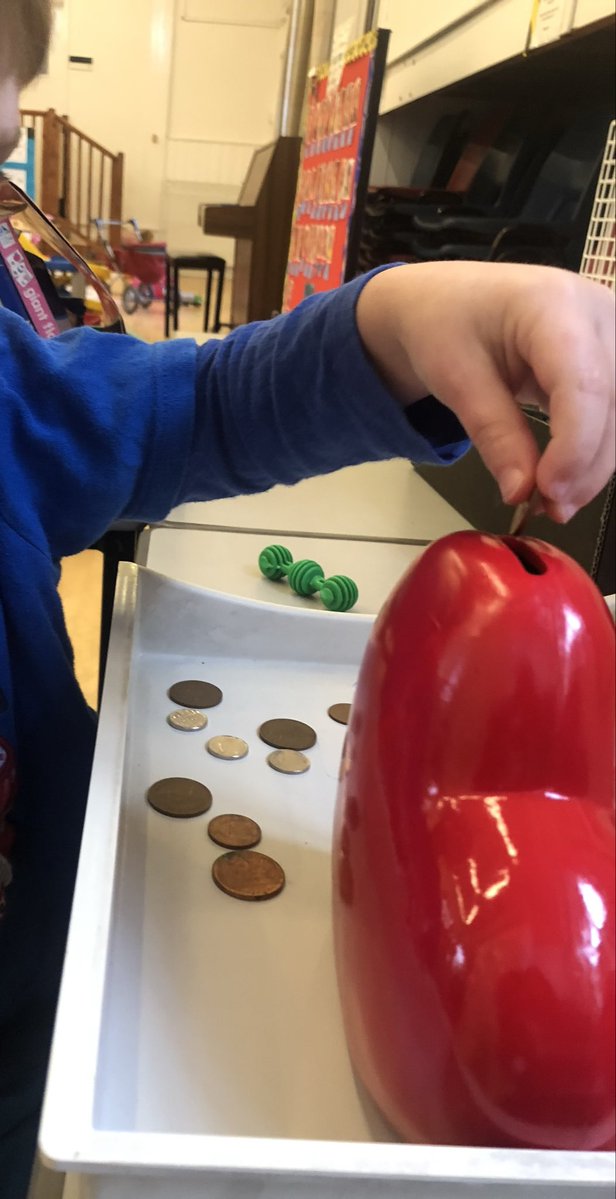 Drimatosh's tweet image. Playing? No! Developing pencil grip, finger strength and early maths skills through meaningful hands-on exploration. #EarlyYears #LearningThroughPlay #FineMotorSkills #PencilGrip #EYFS #EarlyMaths