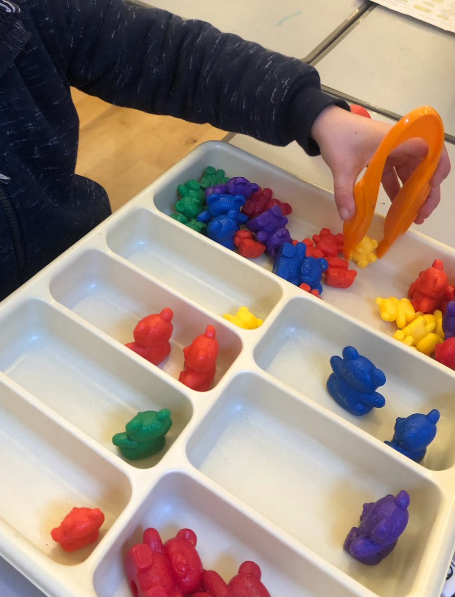 Drimatosh's tweet image. Playing? No! Developing pencil grip, finger strength and early maths skills through meaningful hands-on exploration. #EarlyYears #LearningThroughPlay #FineMotorSkills #PencilGrip #EYFS #EarlyMaths
