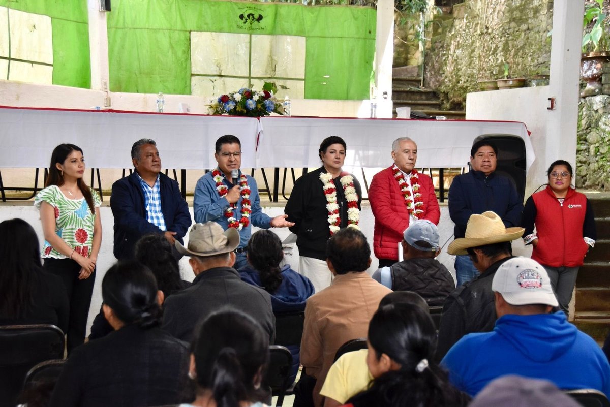 En Huautla de Jiménez, rodeados del respaldo y la fuerza priista. Se siente el ánimo, el compromiso y el crecimiento de nuestra estructura. El PRI sigue de pie y avanzando con la gente. ¡Vamos con rumbo y trabajando por Oaxaca!