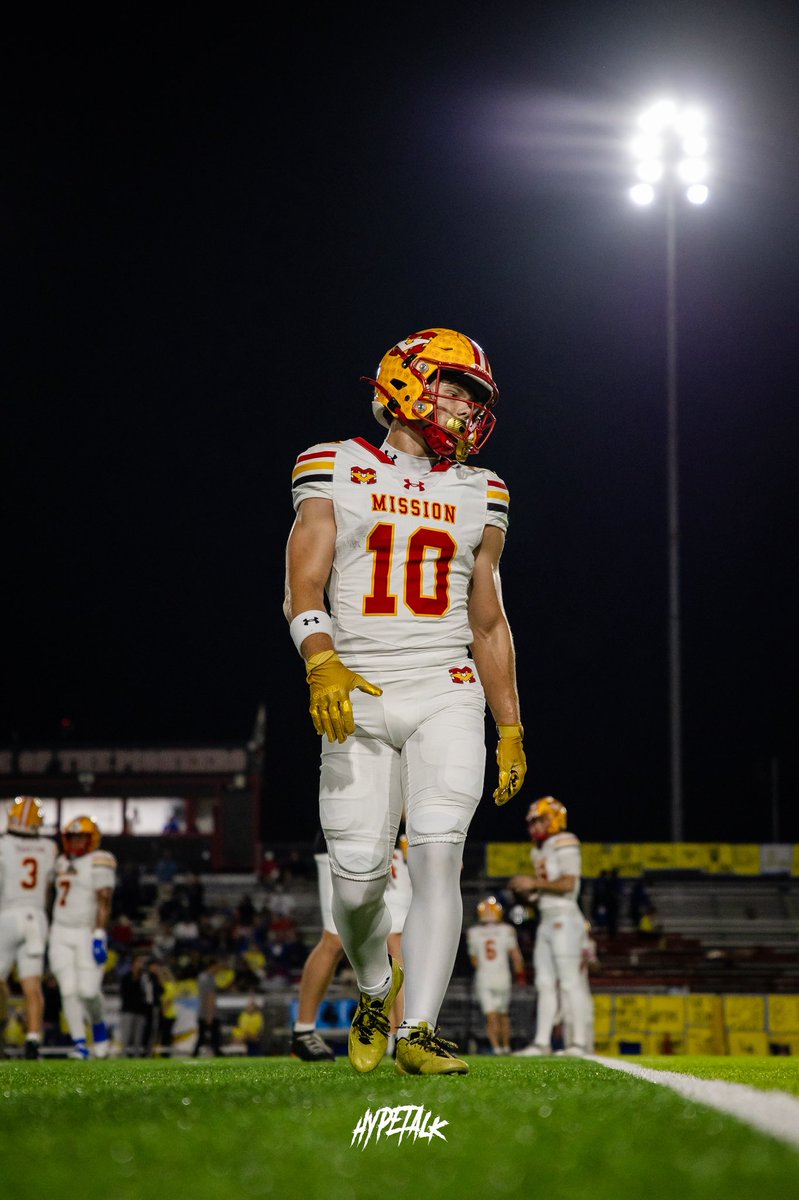Blessed to have an awesome year for <a href="/missionfootball/">MissionViejoFootball</a>! Go check out my full Junior Season Highlights below!!

‼️LEADER IN ALL 3 RECEIVING CATEGORIES FOR DIVISION 1‼️

- 58 Receptions (#1 in D1)
- 1,147 Yards (#1 in D1)
- 14 Receiving TDs (#1 in D1)

hudl.com/v/2Sfwqt