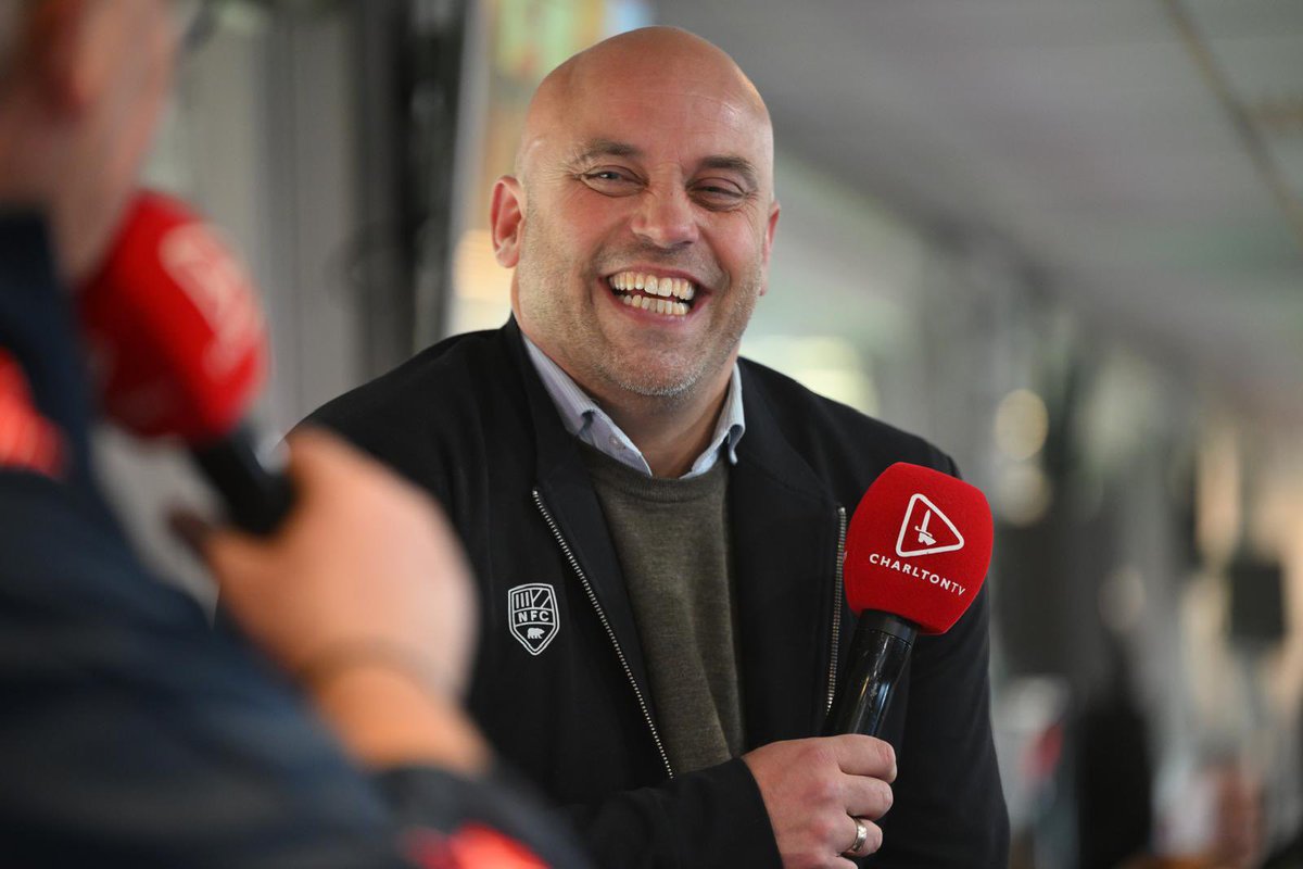 CAFCExPlayers's tweet image. We loved having Claus Jensen back home on Saturday, always great to see him and we hope that his 17 strong friends and family enjoyed their day. Thank you for coming along Claus and doing the Q&amp;amp;A in club 1905. Hope to see you again soon ❤️⚽️#cafc @CAFCofficial