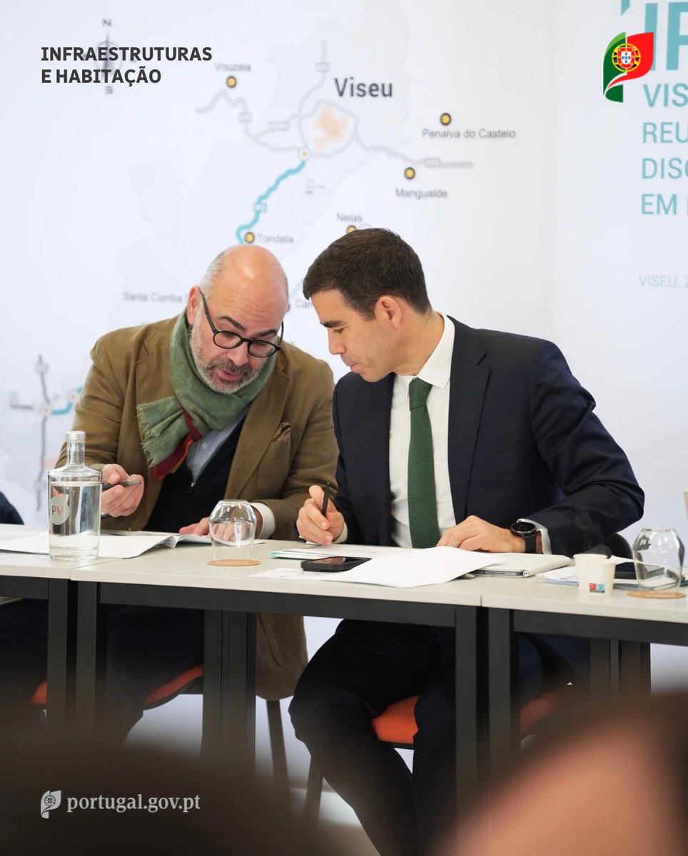 iestruturas_pt's tweet photo. Hoje, em Viseu, os Ministros Miguel Pinto Luz e António Leitão Amaro participaram numa reunião sobre o futuro do IP3 e a sua transformação em autoestrada
Foram analisadas soluções integradas entre rodovia e ferrovia para melhorar a mobilidade entre Viseu e Coimbra
#MIH #IP3 https://t.co/EZFasVRN32
