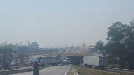GN_Carreteras's tweet image. #TomePrecauciones en #Jalisco se registra cierre total de circulación en ambos sentidos por presencia de personas, cerca de la carretera La Barca - Atotonilco. Atienda indicación vial.