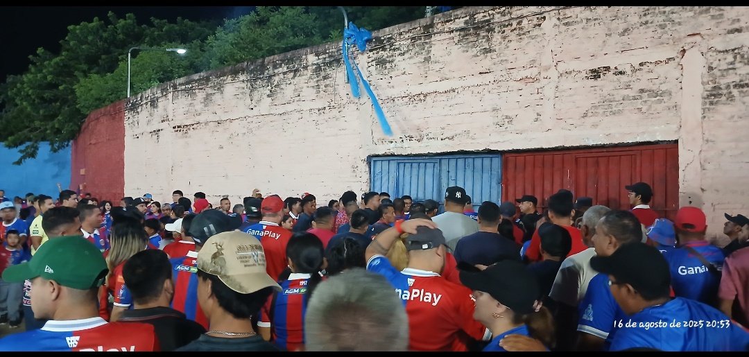 Ya quiero que sea sábado  para estar así: