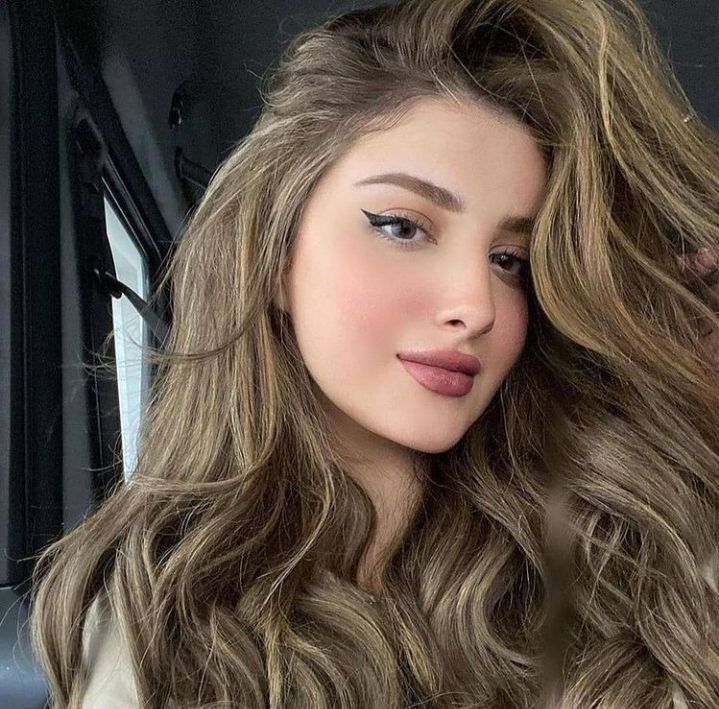 ليتني لم اقترب من الأشياء التي اعجبتني حين لمحتها اول مرة وليتني بقيت انظر لها فقط من بعيد