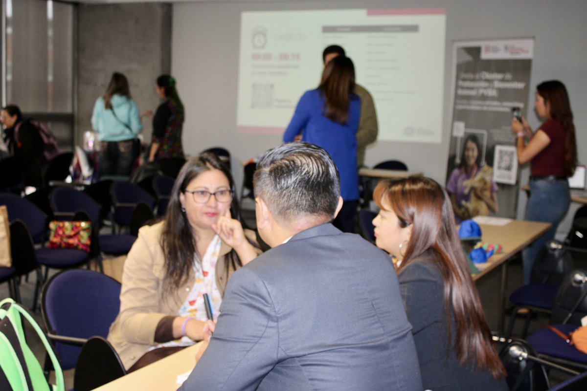 jhonnra's tweet photo. Sin completar año y medio de existencia y ya dimos el salto a nuestro primer networking del Clúster PyBA de la @camaracomerbog para fortalecer la competitividad de sus empresarios, emprendedores y economía popular de productos y servicios para animales de compañía. https://t.co/eSWLqmhpzj
