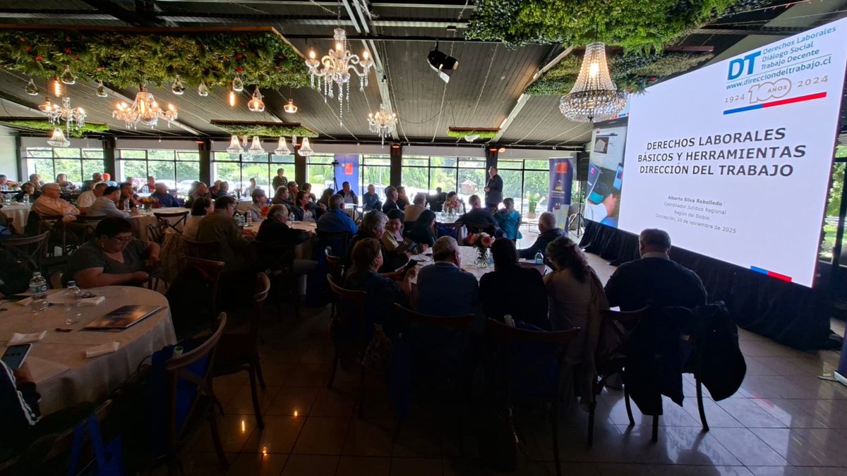 drt_biobio's tweet image. Equipo de la Coord Juridica de @DirecDelTrabajo #Biobio participó en jornada regional de Dirección de Obras Hidráulicas @MOPBiobio con dirigentes de Servicios Sanitarios Rurales, abordando normativa laboral y responsabilidad como empleadores
#DerechosLaborales #DialogoSocial