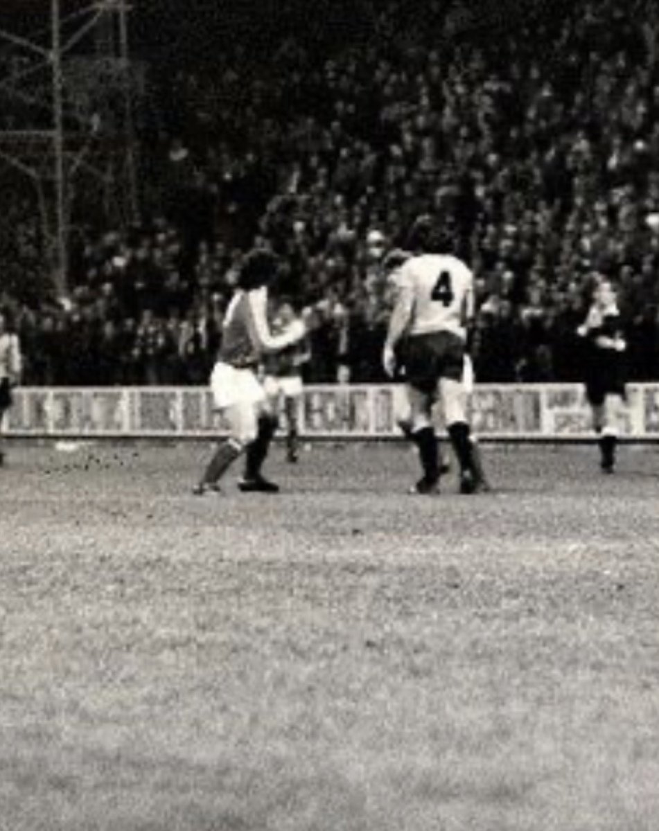 CafcFacts's tweet image. It’s not Derek Hales v Mike Flanagan

Not even close to that evening back in 1979 #cafc