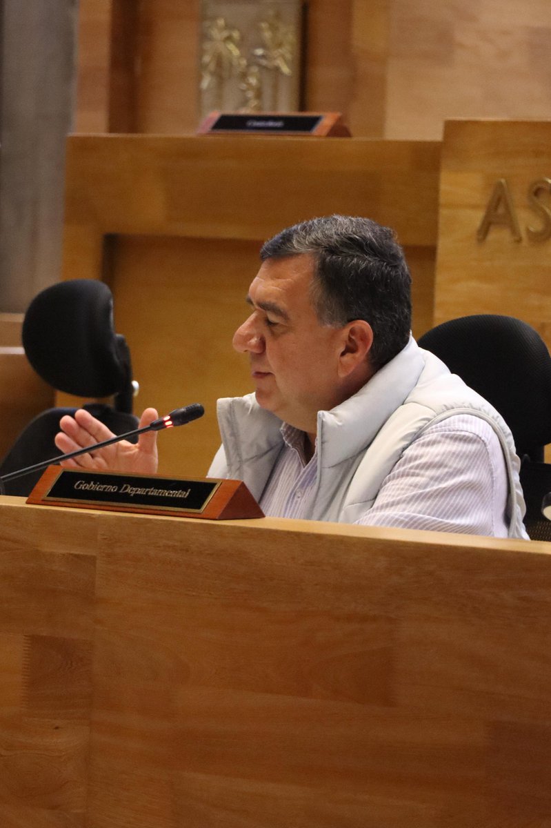 Hoy Antioquia marca un antes y un después en la política de vivienda social.

Con la aprobación del Subsidio Departamental de Vivienda y Hábitat, liderado por nuestro gobernador <a href="/AndresJRendonC/">Andrés Julián</a>, damos una respuesta real a un déficit de 571.887 hogares, miles de ellos sin vivienda