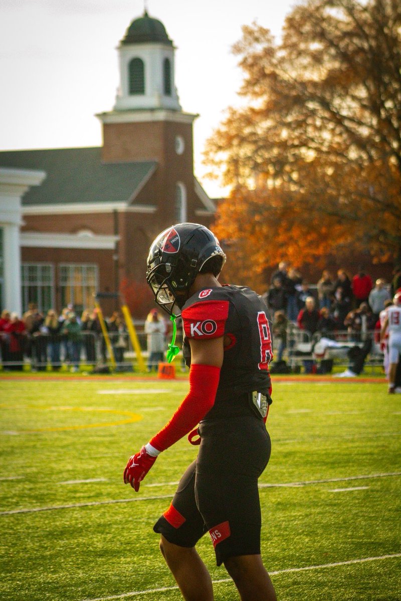 Thankful to have such a great season with my brothers! Finished the year 8-2 (Evergreen Champions) Blessed to make All Evergreen First Team. hudl.com/v/2TFVtw
(9 Games)
55 tackles
7 Qb hurries (1 sack)
9 TFLS
3 Pbus
3 Fumble Recoveries
1 Forced Fumble 
2 INT (1 for TD)