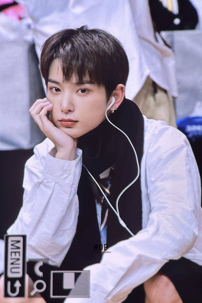 howoo_9657's tweet photo. なんか最近アオイ君見るたびにハルアにしか���えなくなってる、末期かも https://t.co/1ZwDzXiuyz