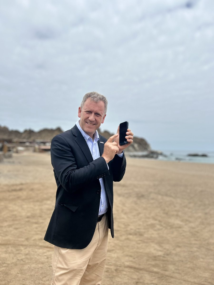 subtel_chile's tweet image. ¡Más conectividad para la seguridad del país! 📡 Chile es el primer país de Latinoamérica en habilitar la conexión directa entre satélites y celulares, gracias a una alianza de @entel y @Starlink. 

🛜 Un SMS, en zonas remotas y sin señal, puede salvar vidas.