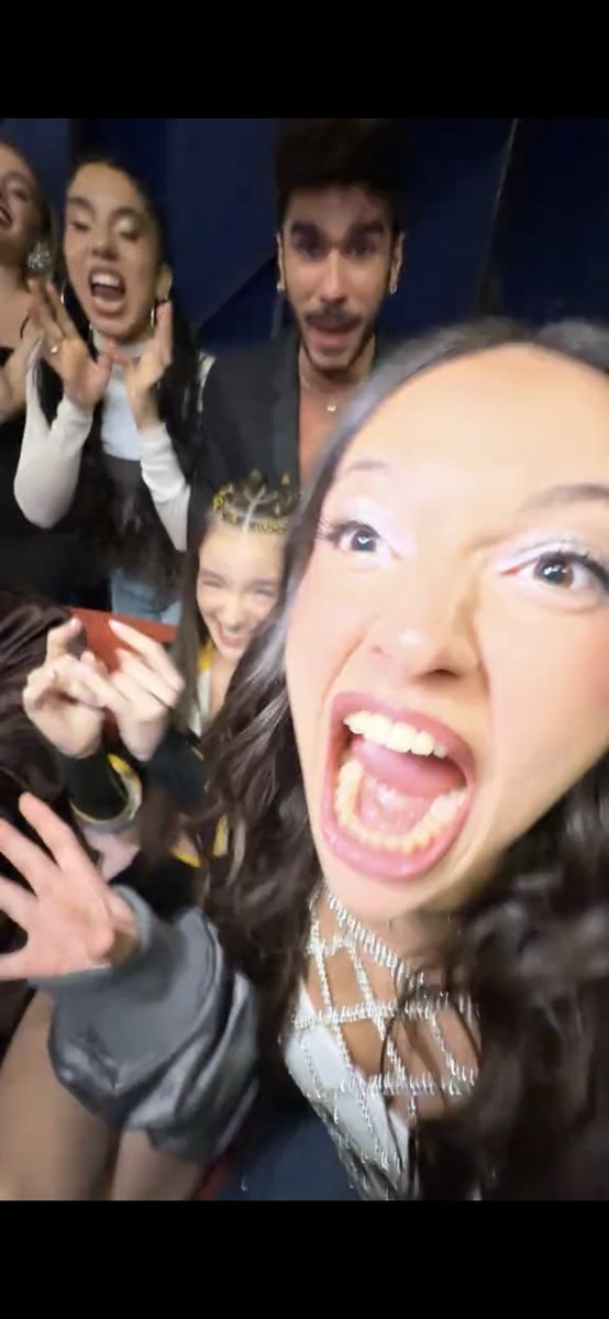 cloudsdesignss's tweet image. Claudia mi animal espiritual es que si es

#OTDirecto24N #OTGala10