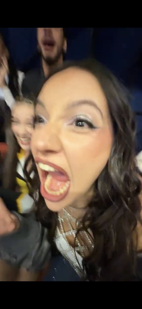 cloudsdesignss's tweet image. Claudia mi animal espiritual es que si es

#OTDirecto24N #OTGala10