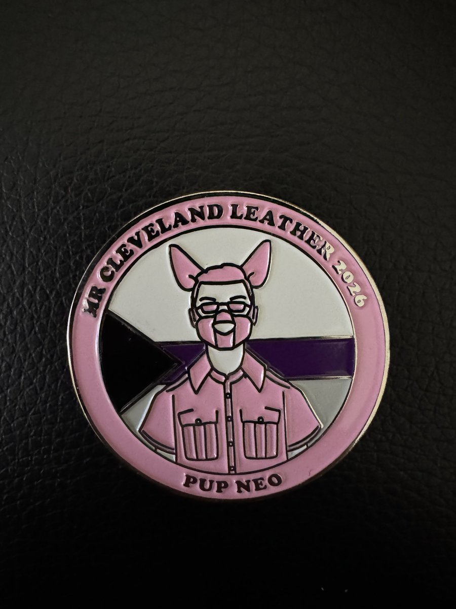Big news here! Title pins came in! 

I’ll have them with me at events, and will be asking $10 for a pin (or exchange your pin with mine). $5 extra for shipping if you’d like one to be shipped. i hope you’ll consider grabbing one from me to help with my travel fund this year 🐶💗