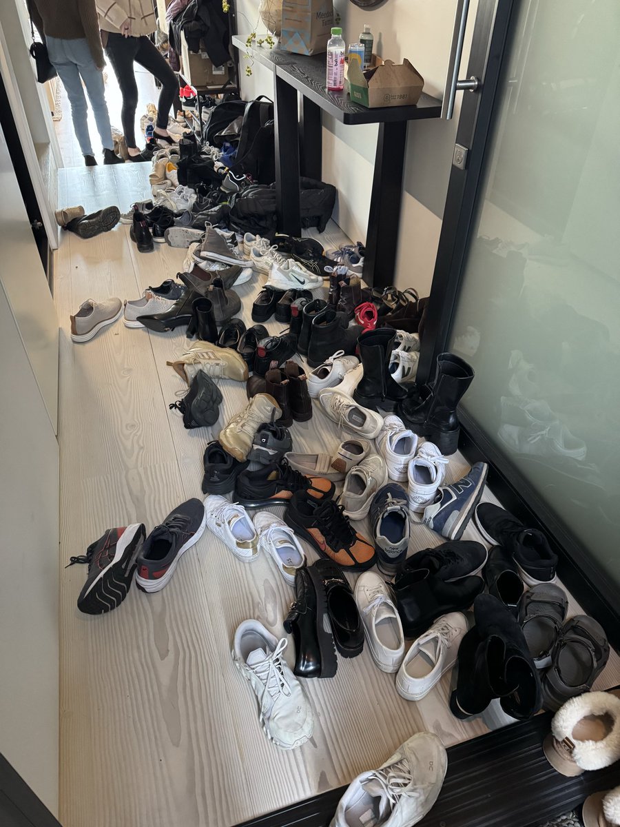 Christina Farhat tweet media