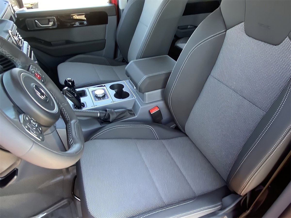 FOR SALE - 2025 INEOS Grenadier, Devil Red over Black leather/cloth, BMW 3.0L turbo inline-6, 8-spd auto trans, RECARO seats, raised snorkel air intake, access ladder, front &amp; rear locking differentials. $89,350
•
CLICK to View: highline-autos.com/vehicles/2025-…
-
#ineos #ineosgrenadier