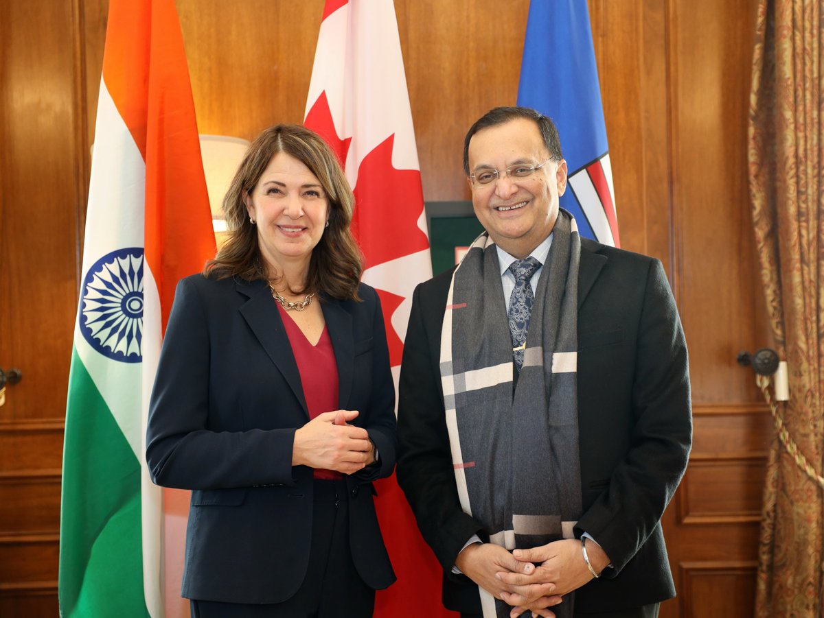 ABDanielleSmith's tweet image. Alberta has deep and growing ties with India 🇮🇳 and today I had the pleasure of meeting His Excellency @DineshKPatnaik, India’s High Commissioner to Canada, to talk about how we can take that partnership to the next level.

We discussed Alberta’s role in helping meet India’s…