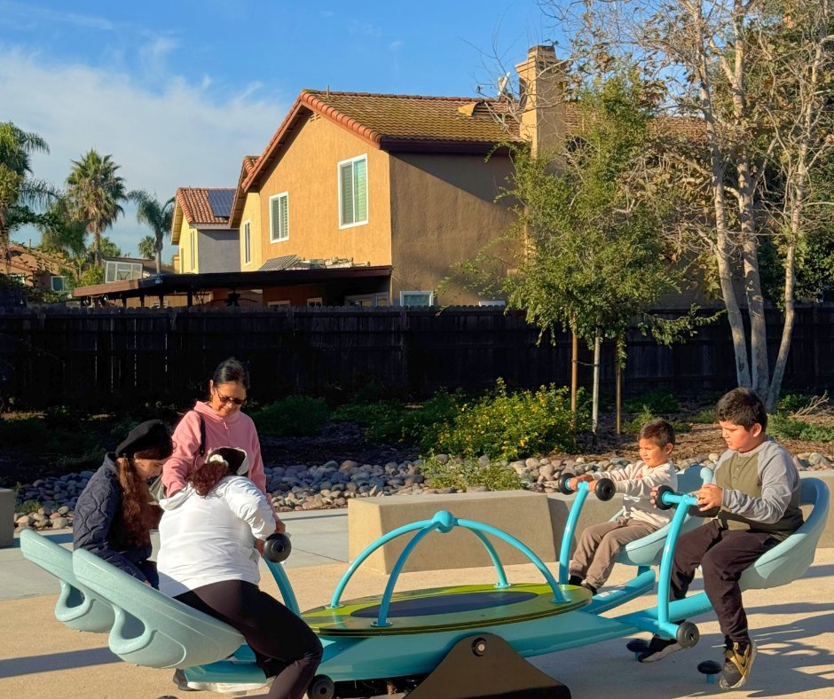 CityofSanDiego's tweet image. It was all smiles today at the Coral Gate Neighborhood Park ribbon-cutting!

City and community leaders celebrated the $5m investment in the #SanYsidro community &amp;amp; revealed new playground equipment, drinking fountains, security lights, &amp;amp; ADA-accessible walkways.

#SanDiegoAtWork